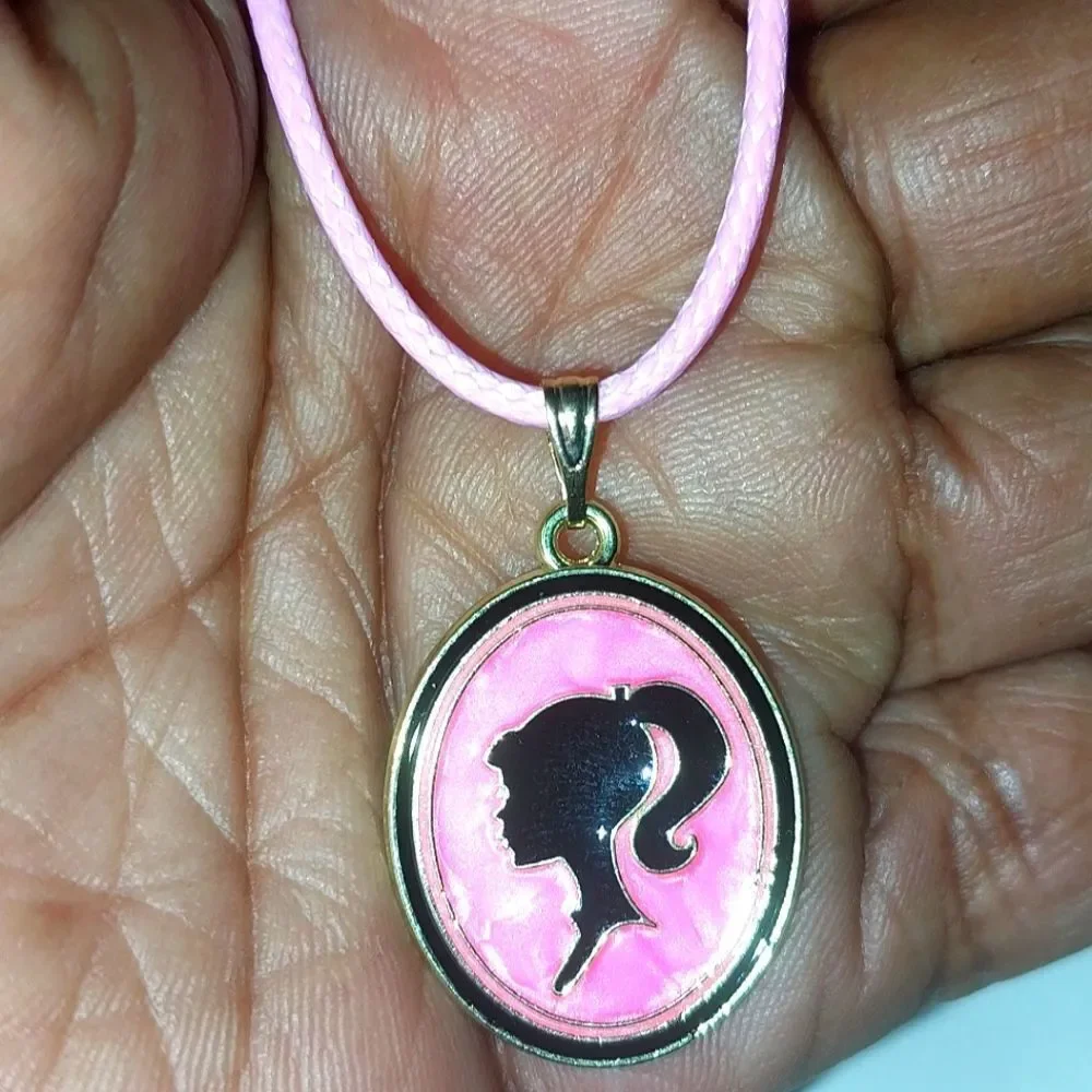 Beautiful barbie necklace for women and kids - Picture 4 of 7